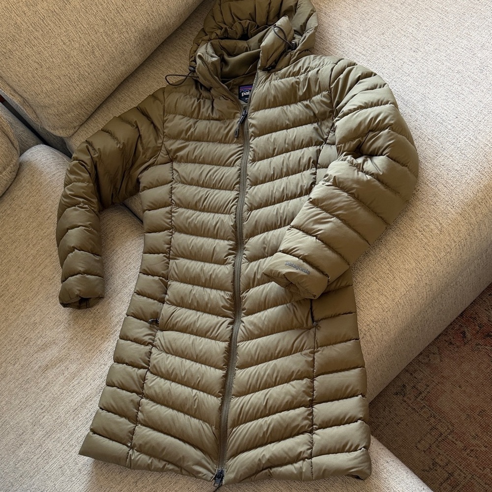 Patagonia Olive Hooded Women's silent Down Puffer Coat